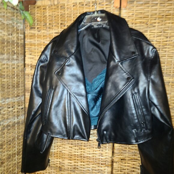 Boho Rock Moto Boho Green Satin Lace Trim Wireless Crop Top SZ L - Picture 5 of 5